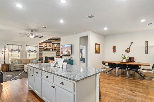 Photo - 4130 Kingsley Ave