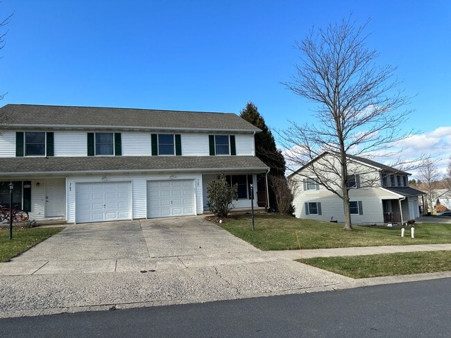 Photo - 3182-3184 Shellers Bend Unit 3182