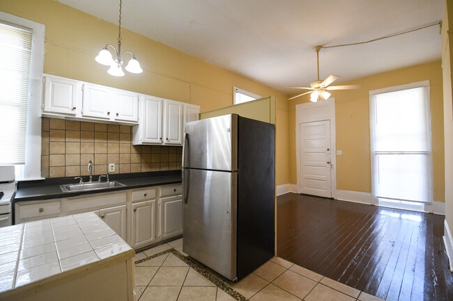 Photo - 1812 Dante St