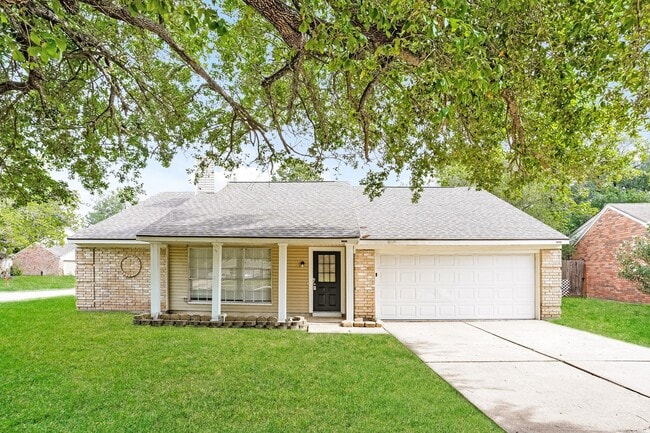 Building Photo - 17914 Holly Forest Dr