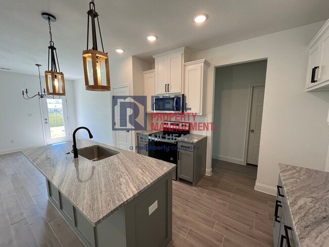 Photo - Stylish 3 Bed, 2 Bath Home in Gated Lakesi...
