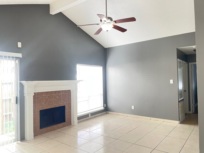 Photo - 15807 Beechnut St