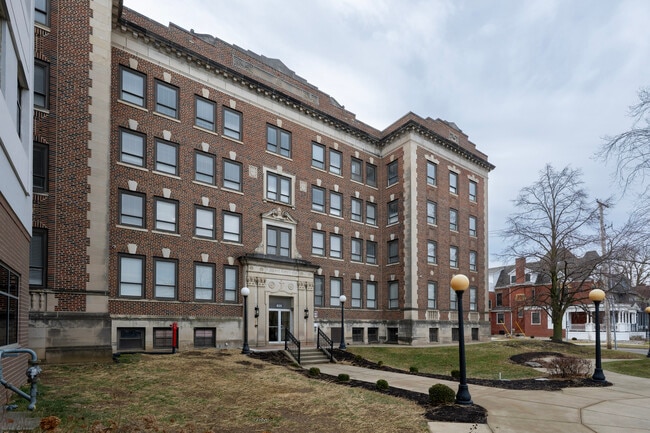 Photo - St Joe Apartments