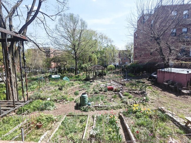 Photo - 15 STREET Unit 21