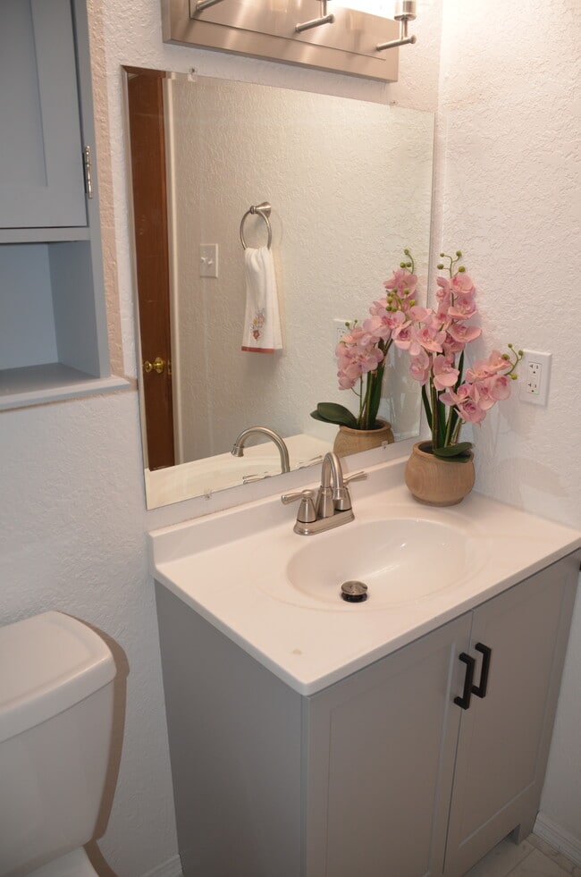 Photo - Elm Garden Apartments
