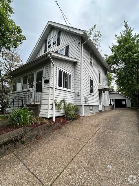 Building Photo - 1085 Dietz Ave Rental