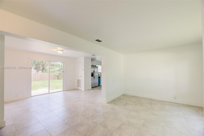 Photo - 3327 Sapphire Rd