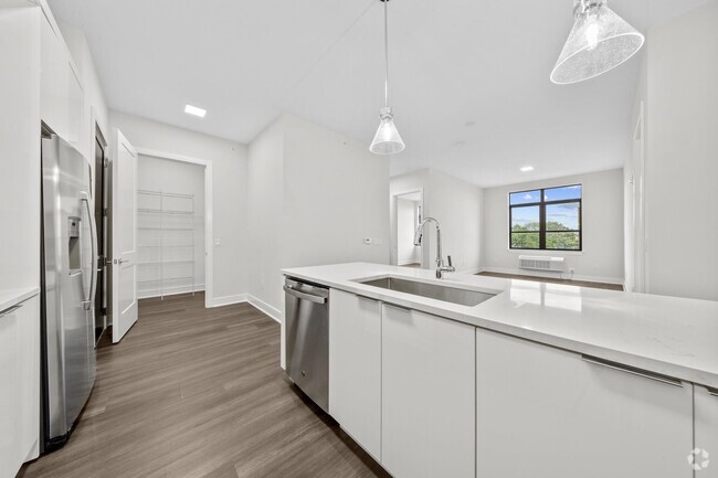 Building Photo - 121 34th St Unit 618 Rental