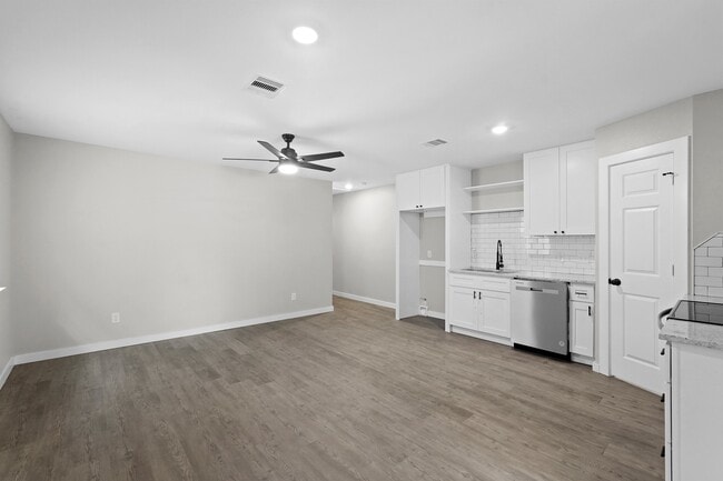 Building Photo - 6121 Ridgemont St Rental
