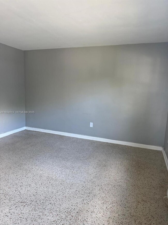 Photo - 1940 NE 167th St Unit 3