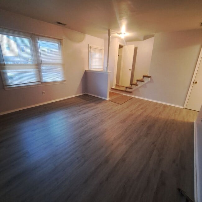 Photo - 6590 Stoney Point S