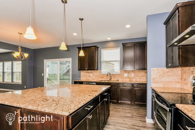 Photo - 56 Saddlebed Ct