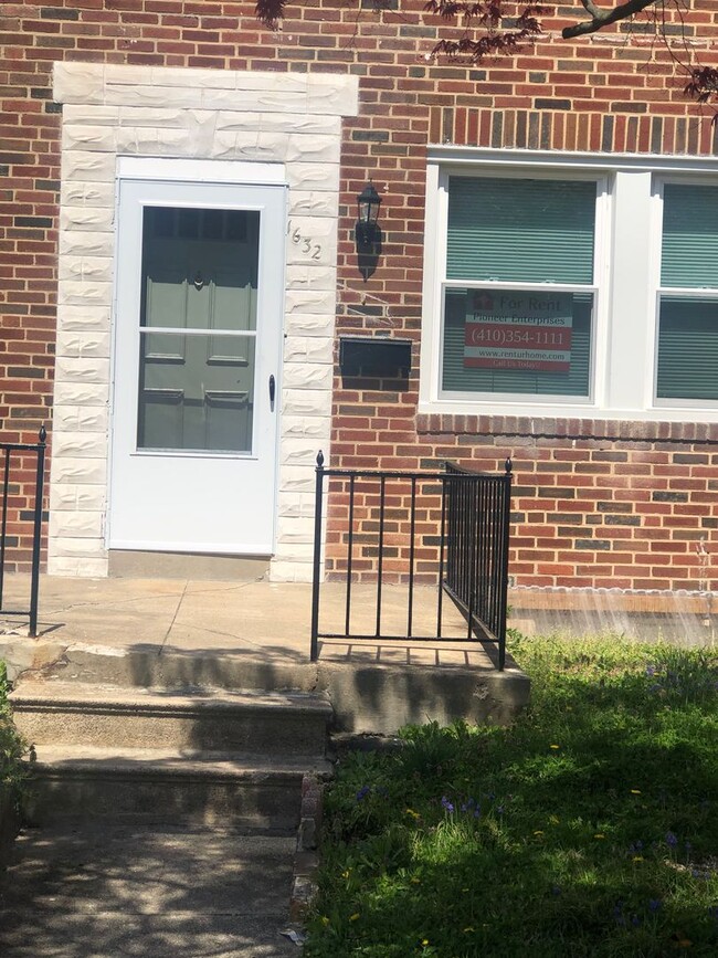 Photo - Beautiful Renovated 3BR/2BTH Brick Townhome