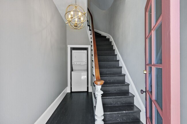 Photo - 547 Randolph St Unit B
