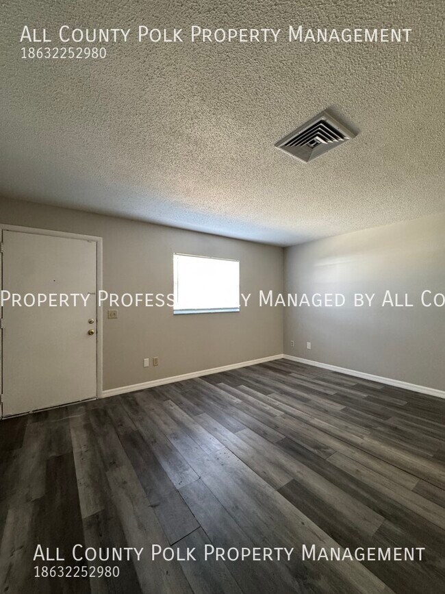 Photo - 422 Ellerbe Way