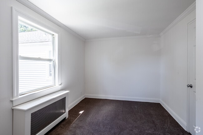 Bedroom 1 - 4 Rm, 2 Bd, 1 Ba - 670SF