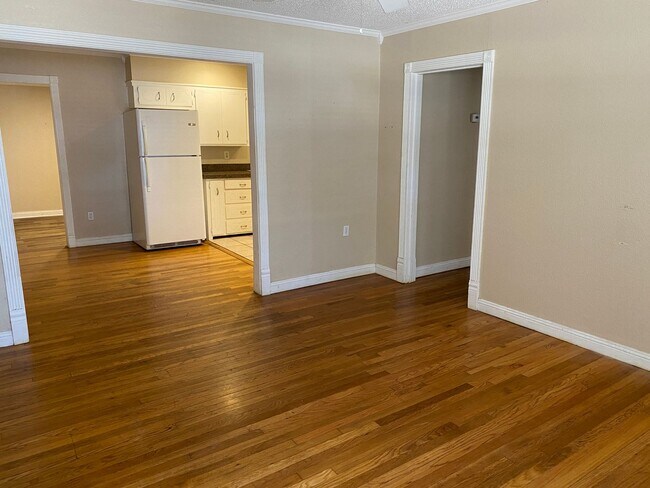 Photo - Pre-Leasing 3 bed 2 bath Move In Ready! Close to Texas Tech!!