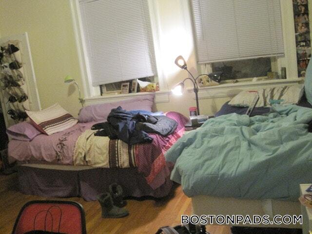 Photo - 879 Beacon St Unidad 33