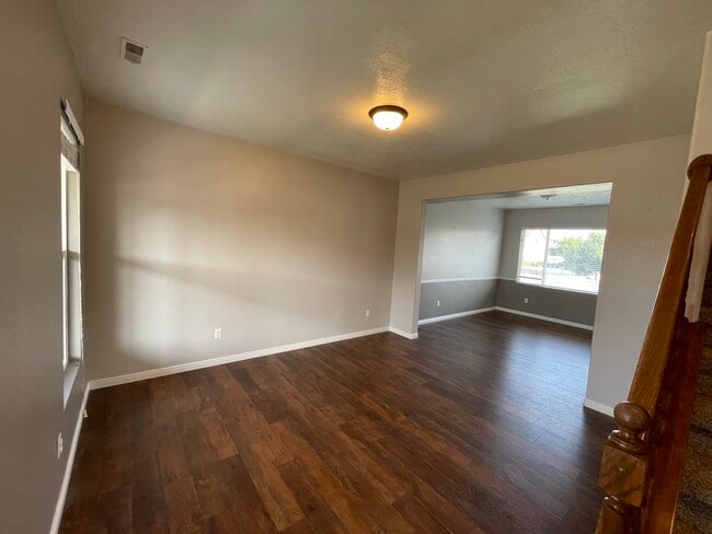 Photo - 435 W Regatta Ln