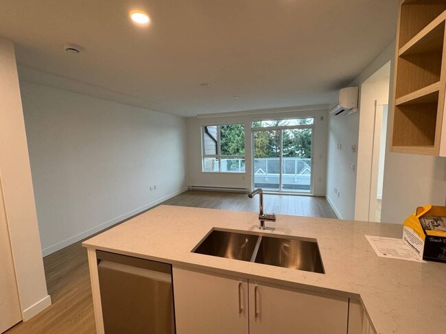 Photo - 723 Grover Av Unit 501