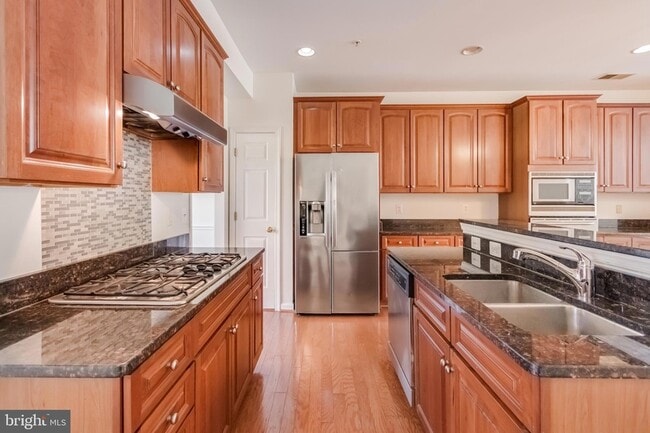 5214 Lynns Retreat Dr