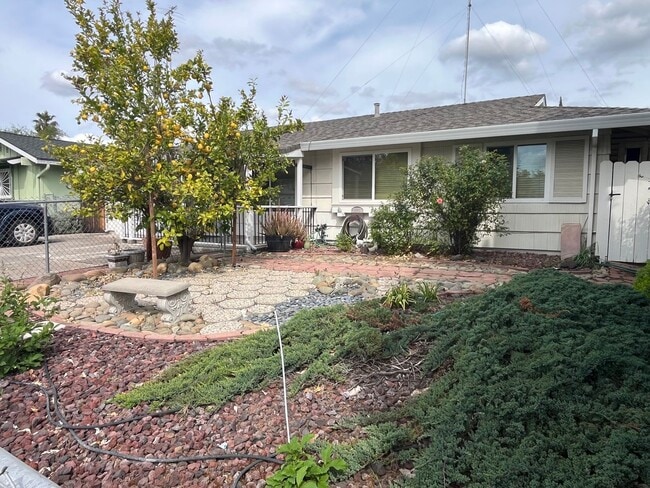 Photo - Spacious 3 bed 1 bath plus bonus room! Pet friendly with nice size back yard