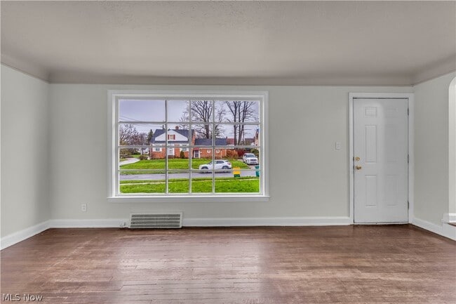 Photo - 21206 Hillgrove Ave