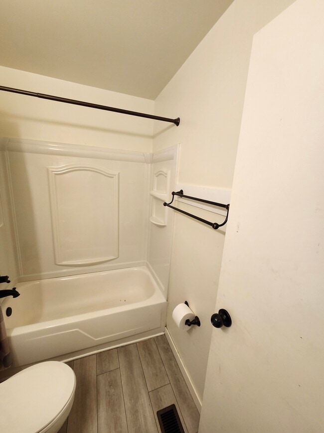 Photo - 119 Tall Timber Ct