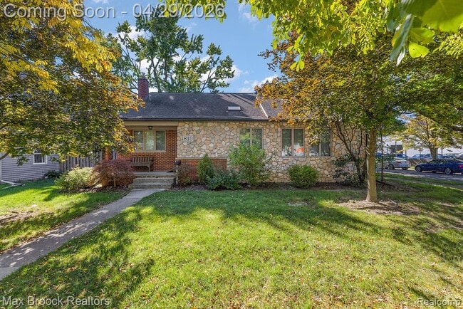 Building Photo - 810 Chestnut St