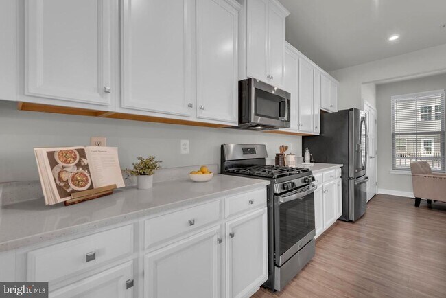 Photo - 14910 Townshend Ter Ave