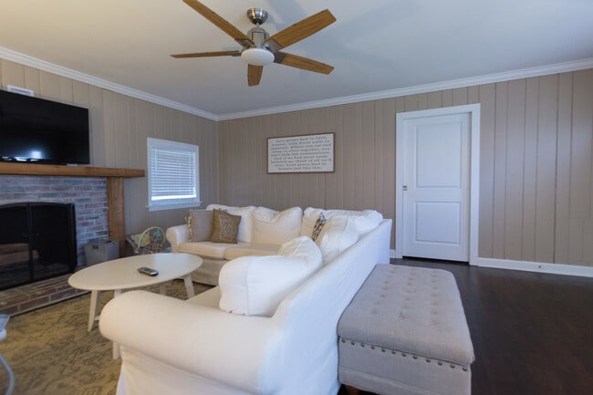 Photo - 3 Br home minutes away from campus!
