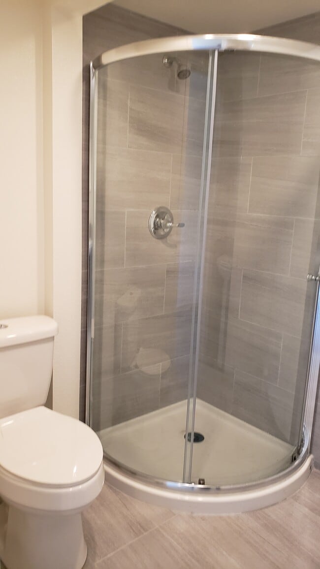 Photo - 2131 Carmona Ave Unidad QUARTER