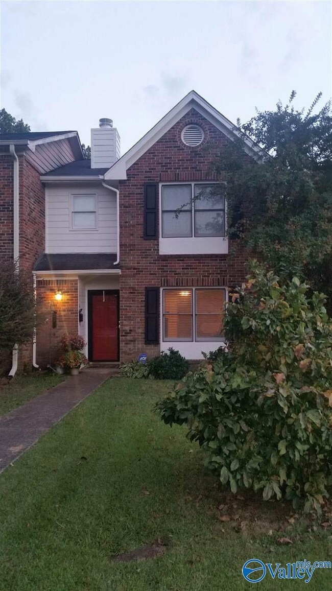 Building Photo - 1716 Ward Ave NE