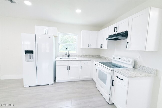 Building Photo - 581 Wood Ave