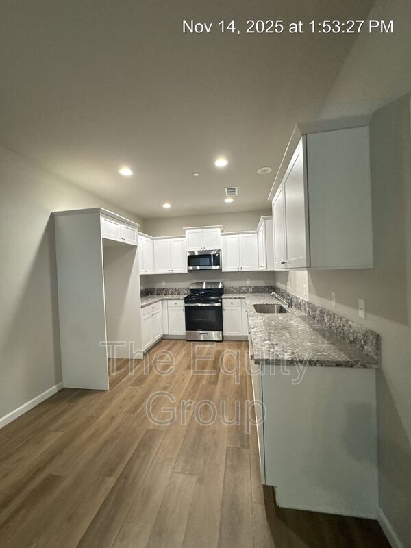 Photo - 519 S Summit St Unit 102