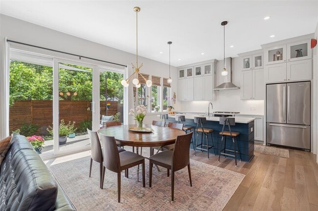 Photo - 1217 1/2 W 39th St