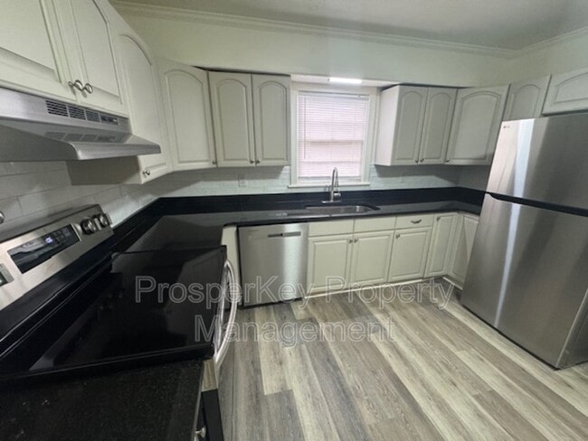 Photo - 5710 August Ave