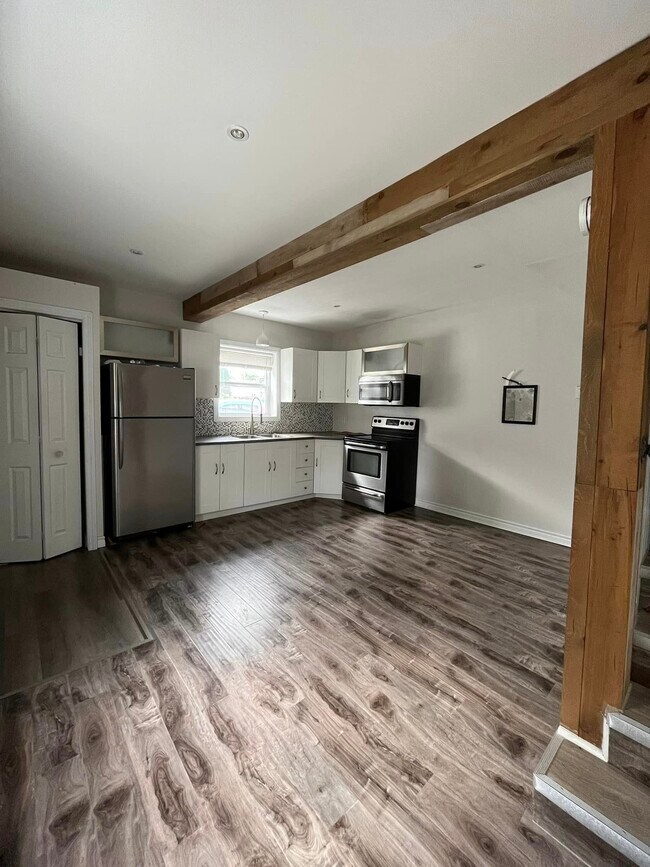 Photo - 747 Riverside Dr