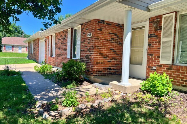 Photo - 2509 Hollyhock Dr