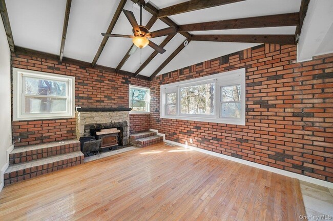 37 Orchard Trail