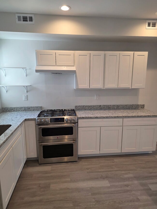 Photo - 2927 Oakley Ave