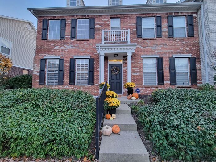 Beautiful brick townhome in Fishers’ Hannover - Beautiful brick townhome in Fishers’ Hannover