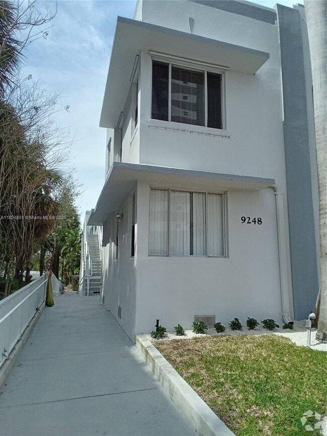 Building Photo - 9248 Collins Ave Unit 205 Rental