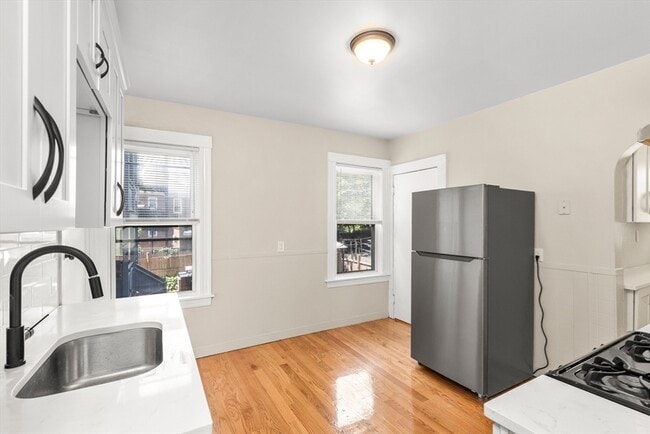 79 Nelson St Unit 1
