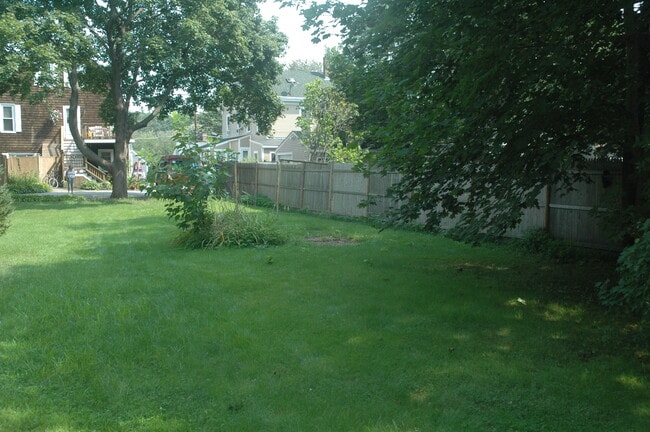Photo - 166 State St Unidad 2