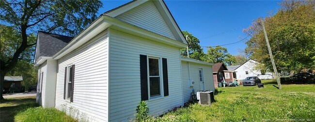 Photo - 233 W Barbee St