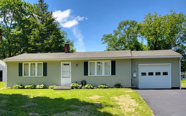 Building Photo - Fully Furnished Pearl Street Retreat in th...