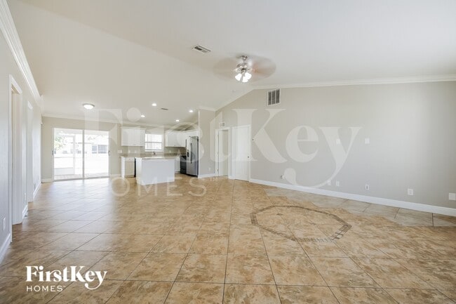 Photo - 5231 7th St W