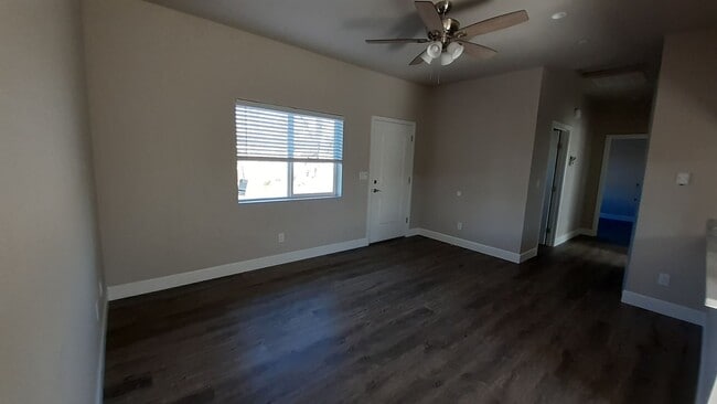 Photo - 587 Oakwood Ln Unit #2