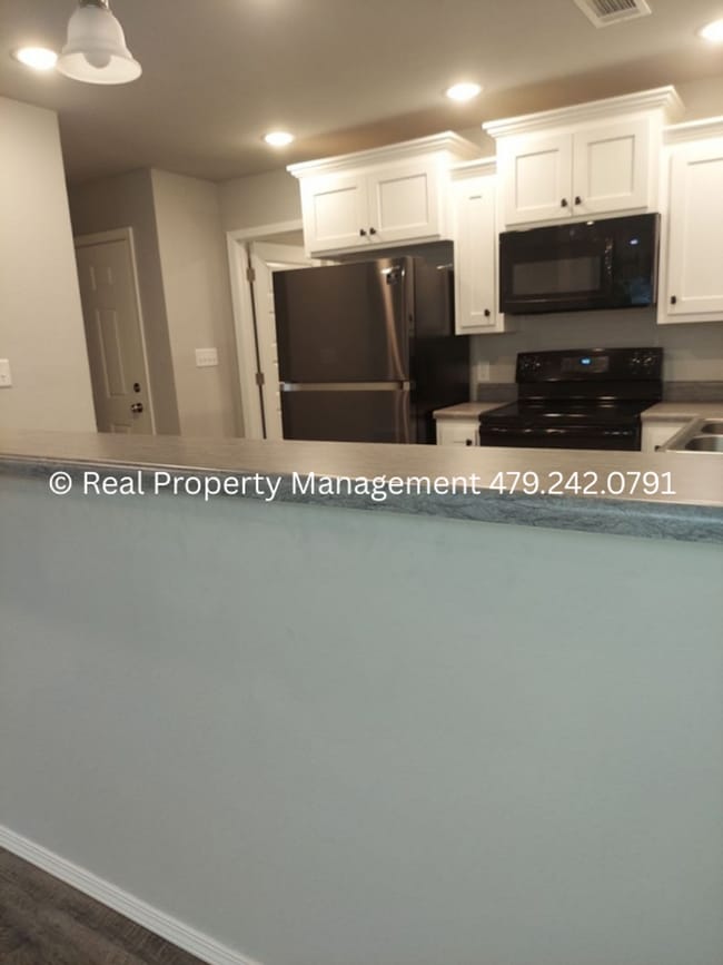 Photo - 1200 Sandstone Dr